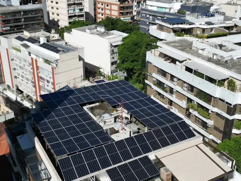 Placas solares no condomínio Botanique